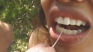 丈夫看著左類型如何砸他的妻子色情片