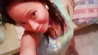 亂搞俄羅斯婊子在緊張的色情片